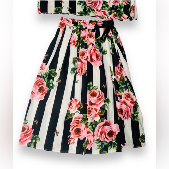 2 Piece Floral Striped / High Waisted Skirt with Top Women’s Small - Picture 9 of 10